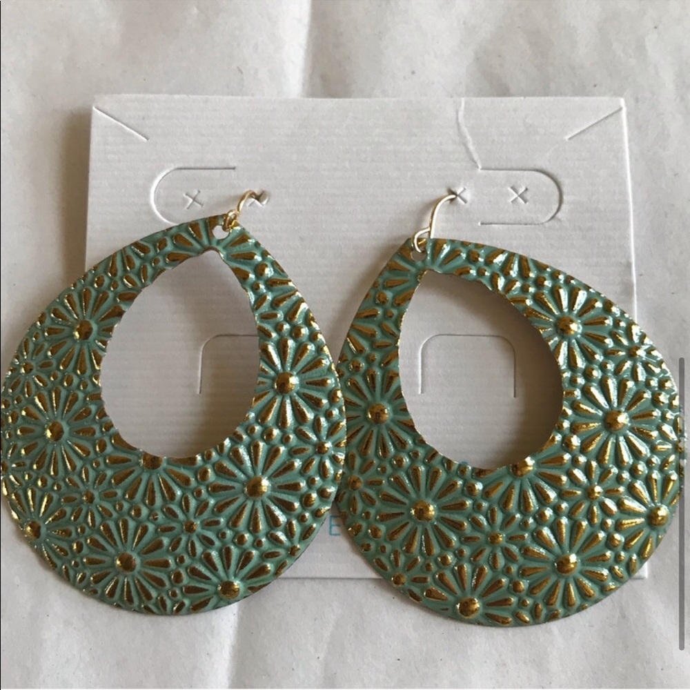 ❤️Price FIRM❤️  Premier Designs Full Bloom Earrings, NIB - Picture 2 of 4